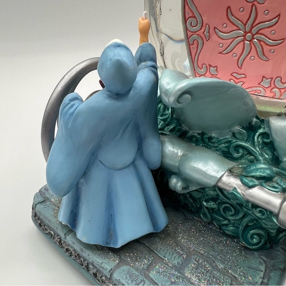 Disney  50th Anniversary Musical Snow Globe Carriage with Cinderella and Prince - Picture 17 of 17